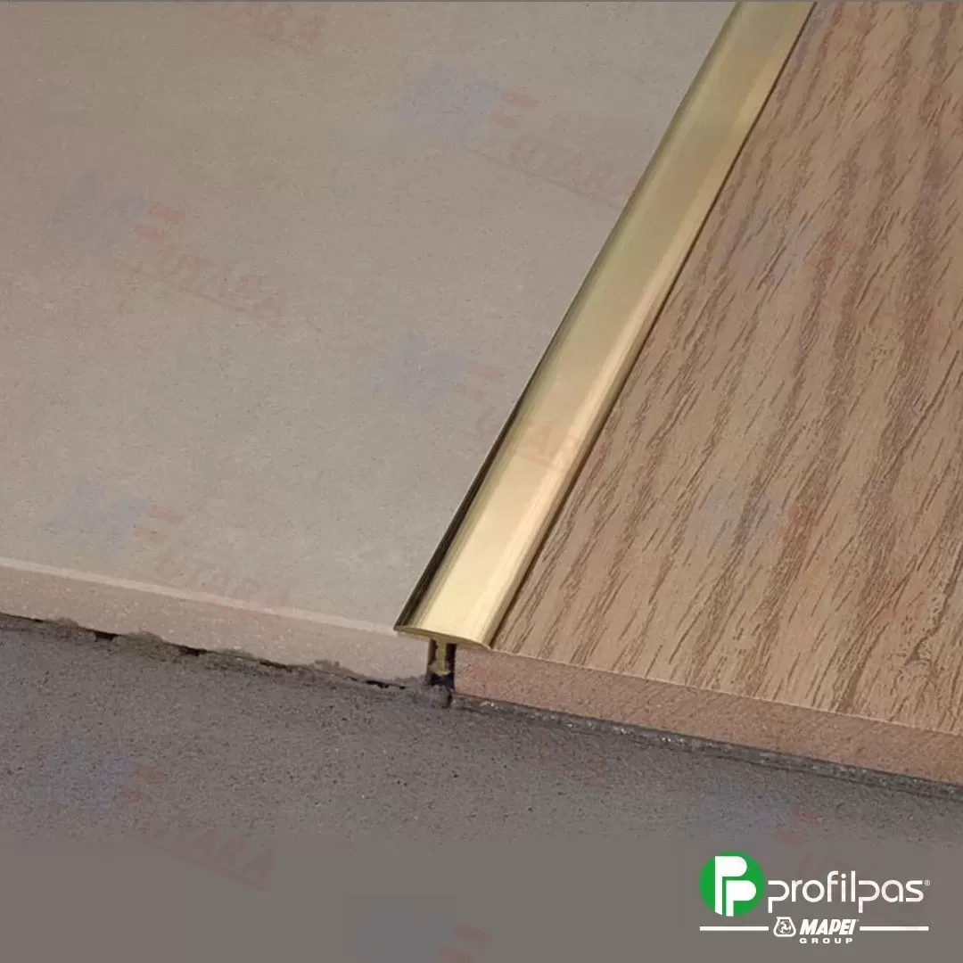 Profilpas Aluminium Burkolatváltó